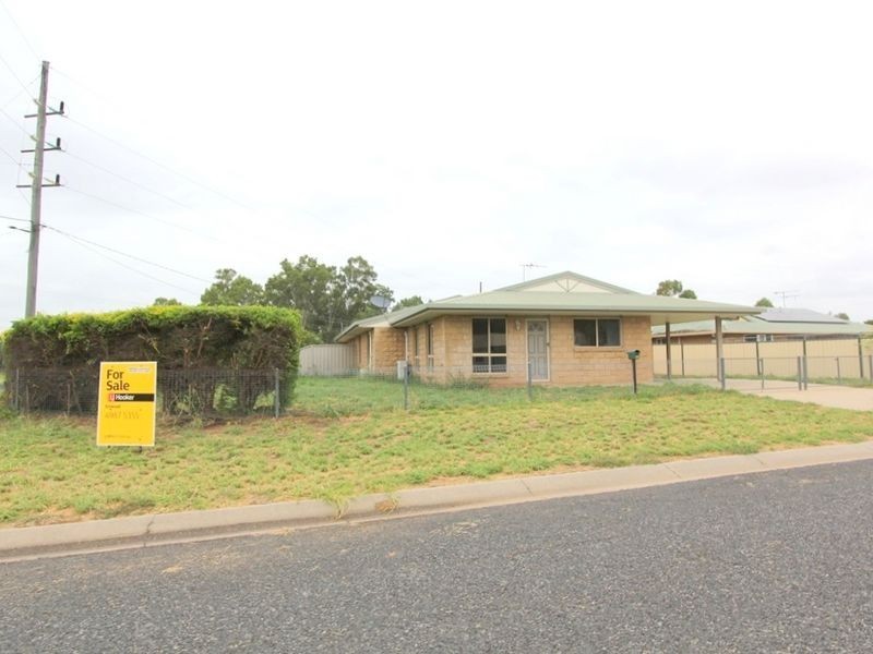 1/1 Buchholz Place, Emerald QLD 4720