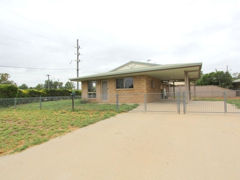 1/1 Buchholz Place, Emerald QLD 4720