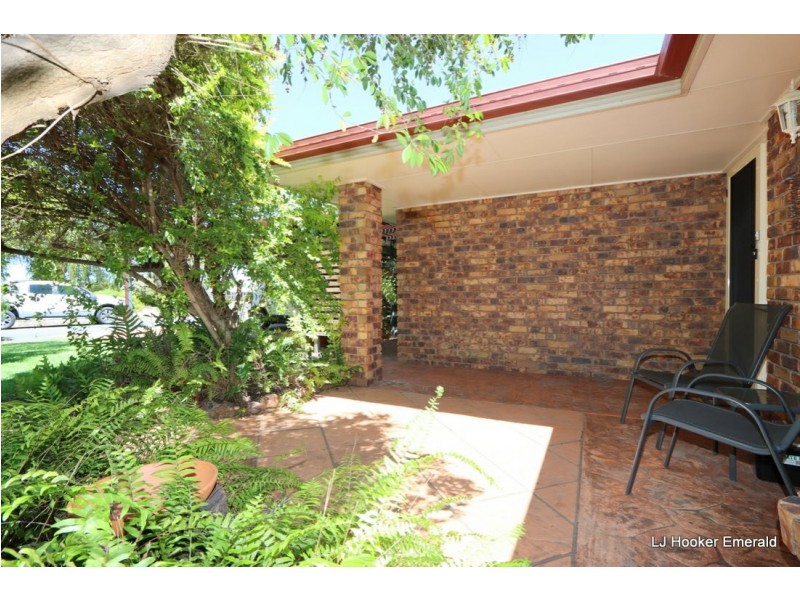 27 Edgewood Drive, Emerald QLD 4720