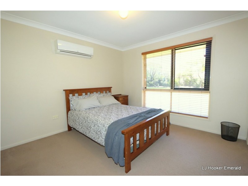 27 Edgewood Drive, Emerald QLD 4720