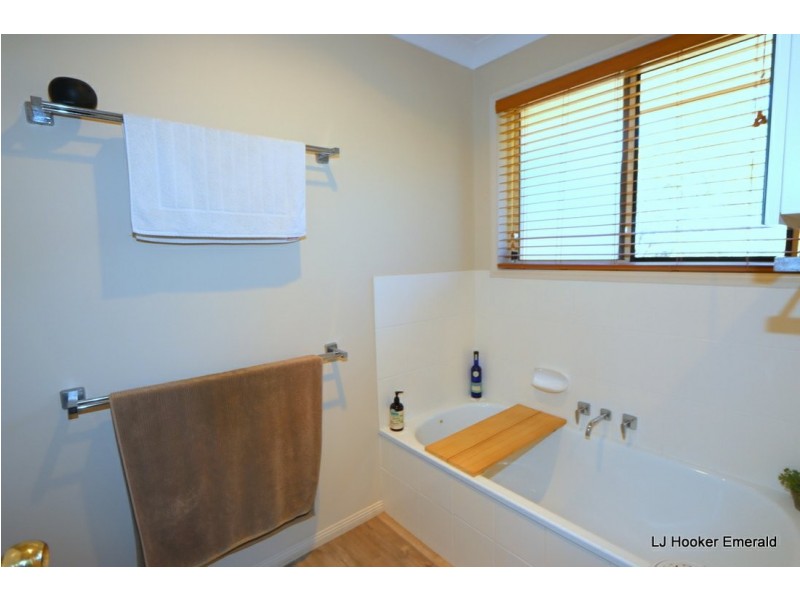 27 Edgewood Drive, Emerald QLD 4720