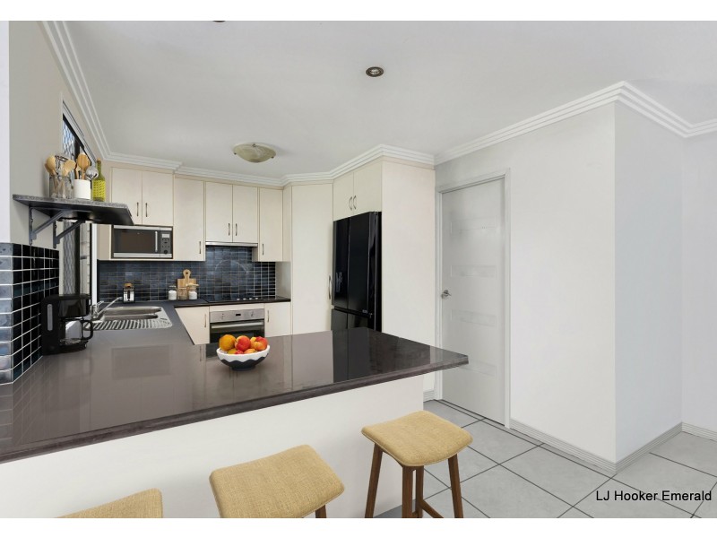 77 Loch Street, Emerald QLD 4720