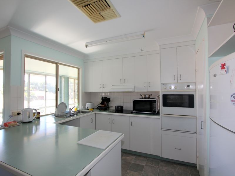 22 Jacqueline Drive, Emerald QLD 4720