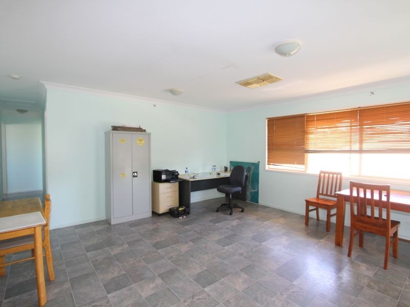 22 Jacqueline Drive, Emerald QLD 4720