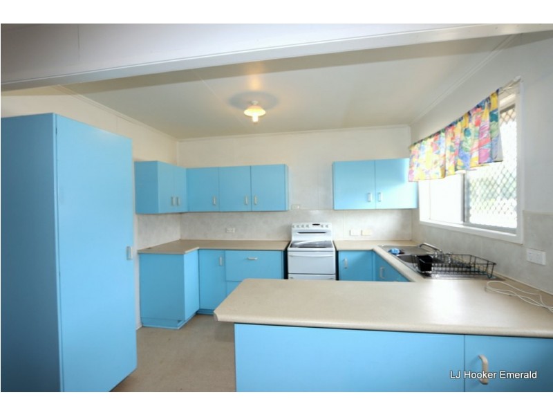 2 Loch Street, Emerald QLD 4720