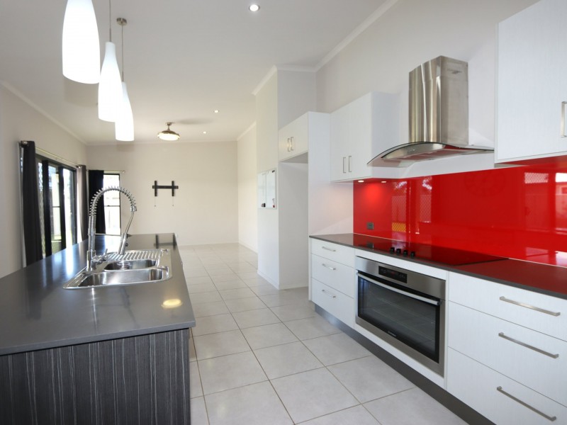 19 Thornton Street, Emerald QLD 4720