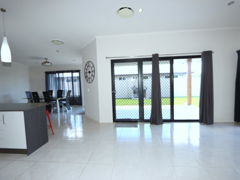 19 Thornton Street, Emerald QLD 4720