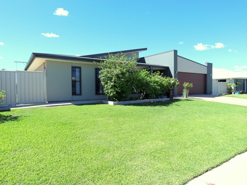 19 Thornton Street, Emerald QLD 4720