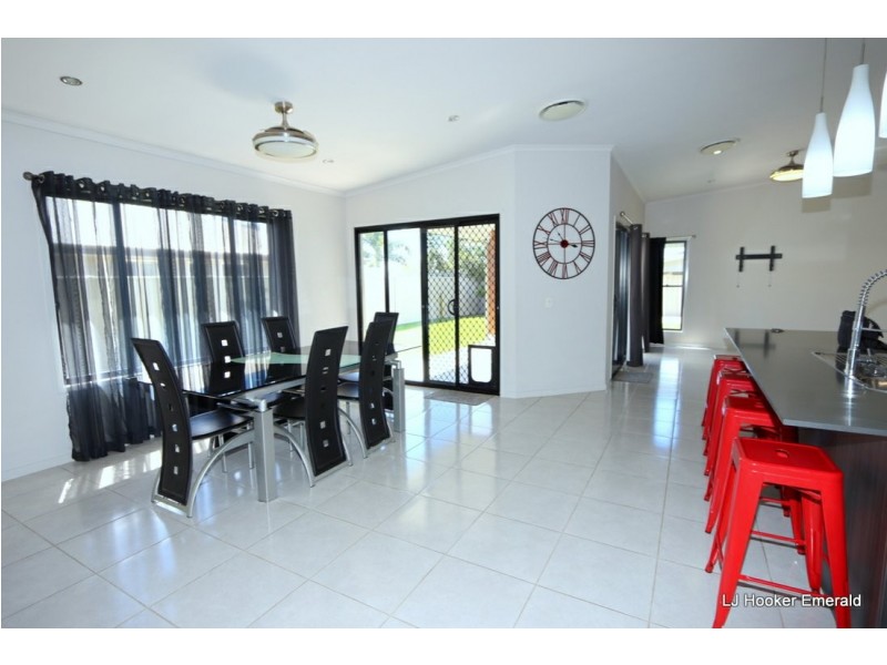 19 Thornton Street, Emerald QLD 4720