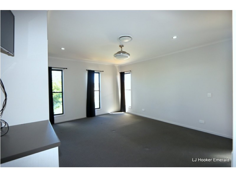 19 Thornton Street, Emerald QLD 4720