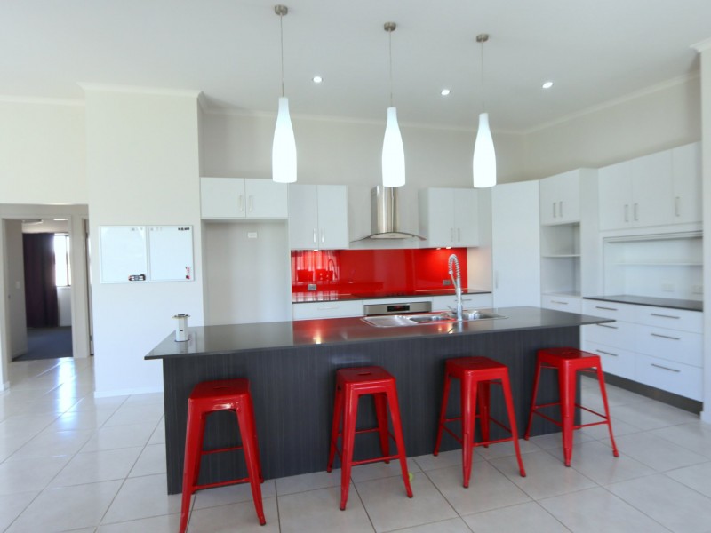 19 Thornton Street, Emerald QLD 4720