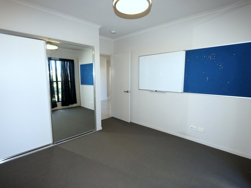 19 Thornton Street, Emerald QLD 4720