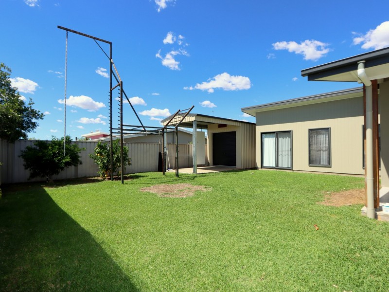 19 Thornton Street, Emerald QLD 4720