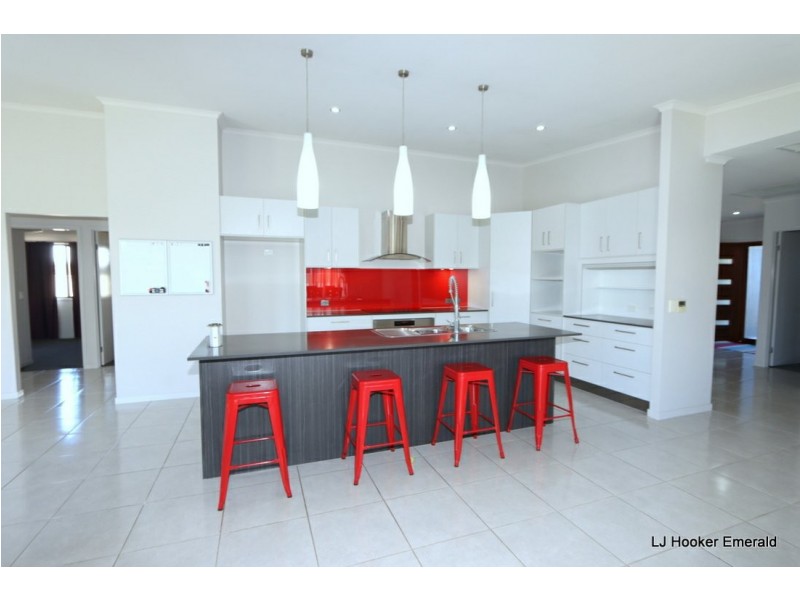19 Thornton Street, Emerald QLD 4720