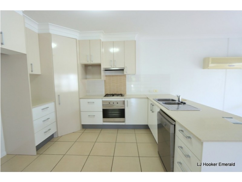 17 Glovar Street, Emerald QLD 4720