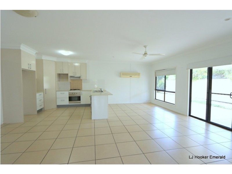 17 Glovar Street, Emerald QLD 4720