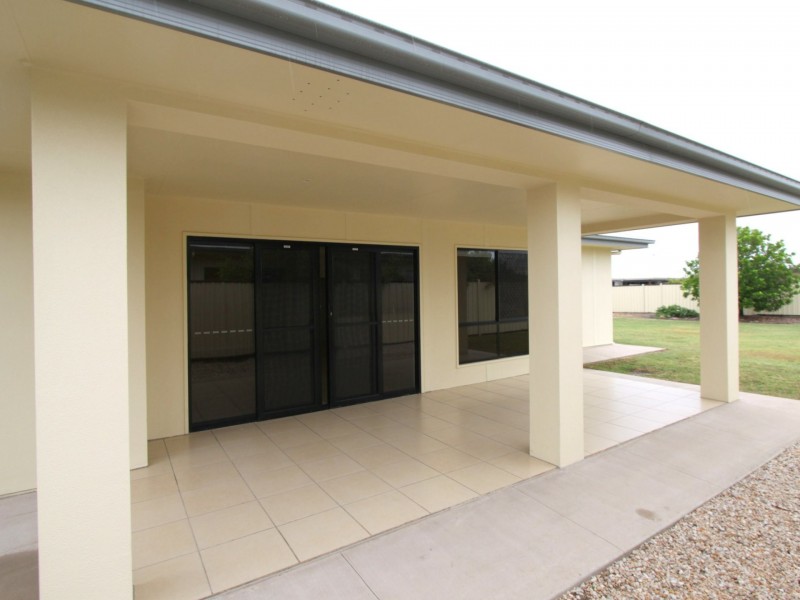 17 Glovar Street, Emerald QLD 4720