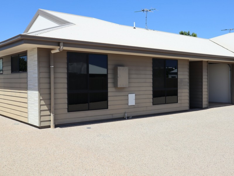 1/4 Parkway Street, Emerald QLD 4720