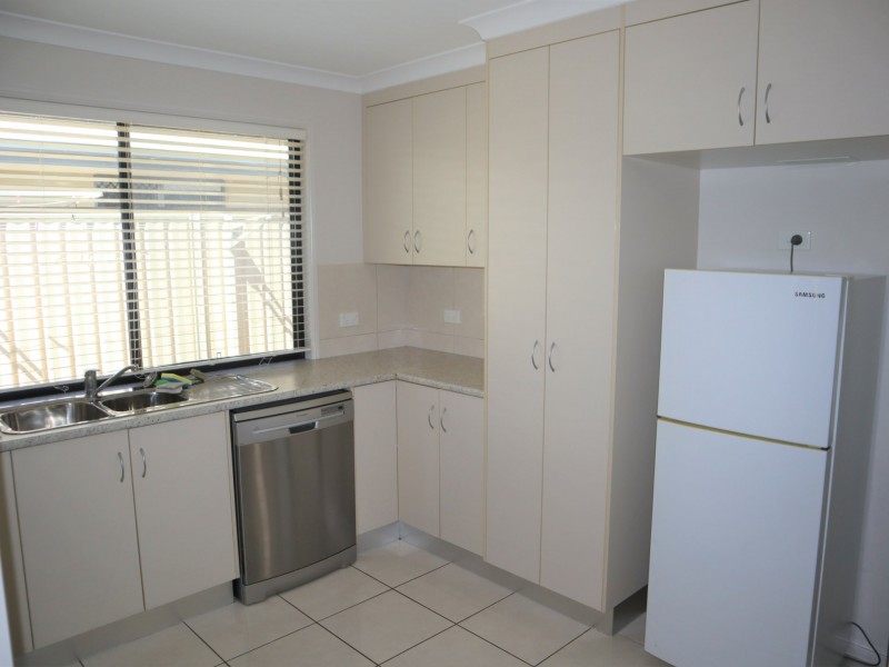 1/4 Parkway Street, Emerald QLD 4720