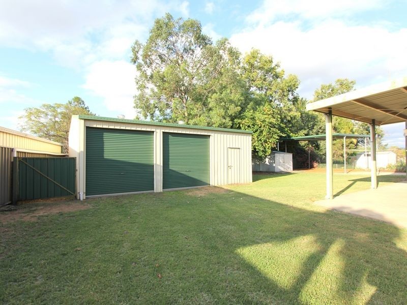 4 Buchholz Place, Emerald QLD 4720
