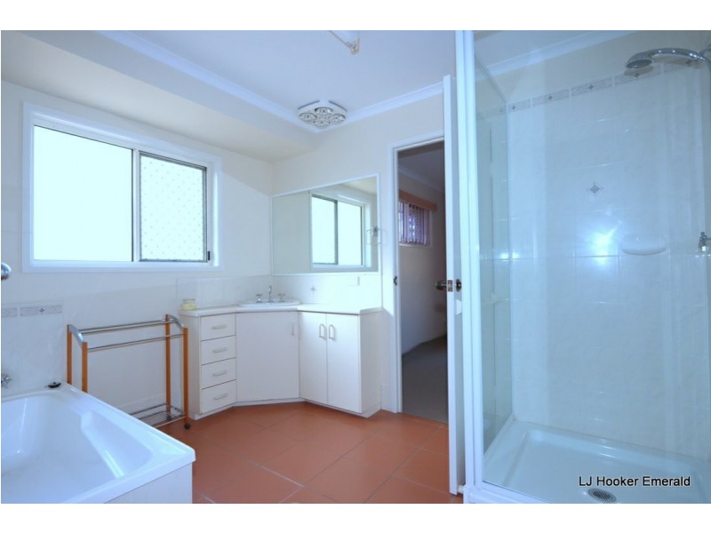 10 Batavia Court, Emerald QLD 4720