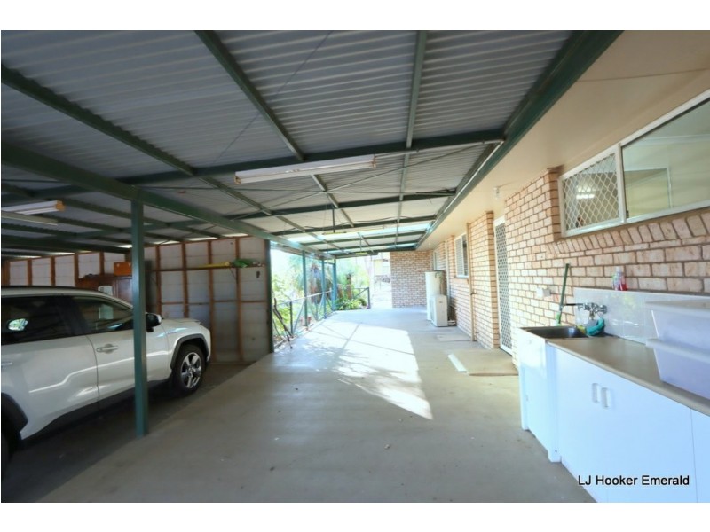 10 Batavia Court, Emerald QLD 4720