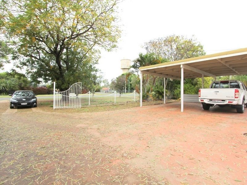 2/99 Opal St, Emerald QLD 4720