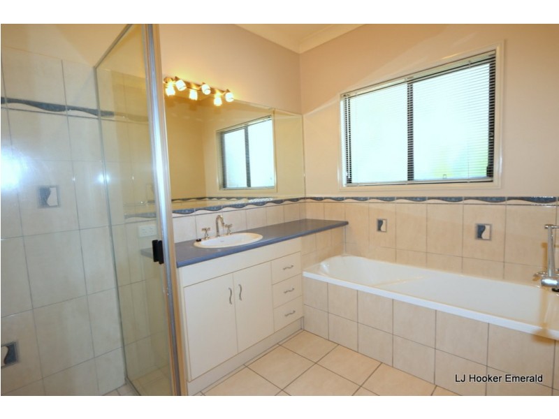 17-19 Dodd Drive, Emerald QLD 4720