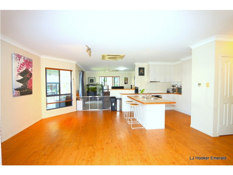 3 Cowan Crescent, Emerald QLD 4720