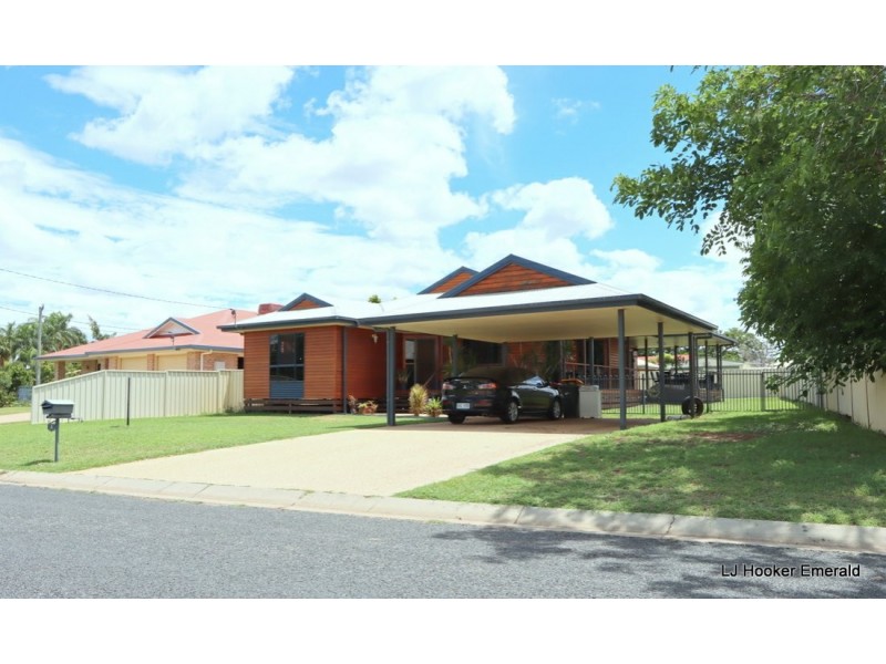 3 Cowan Crescent, Emerald QLD 4720