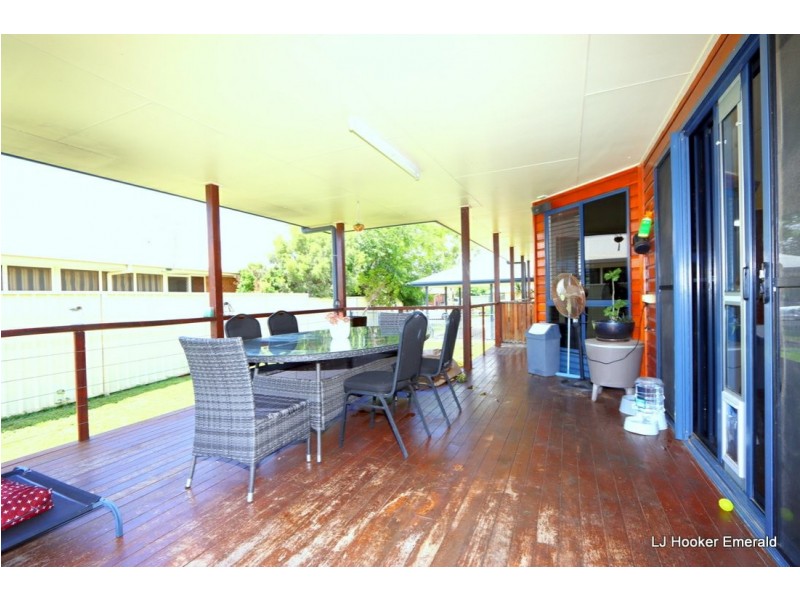 3 Cowan Crescent, Emerald QLD 4720