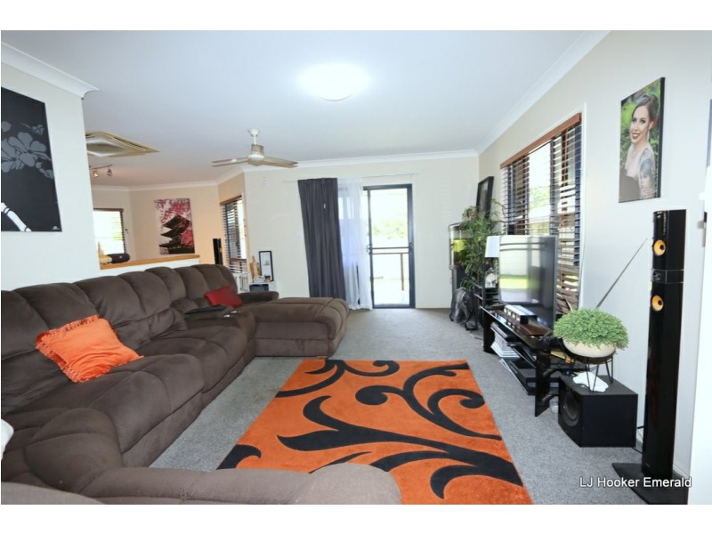 3 Cowan Crescent, Emerald QLD 4720