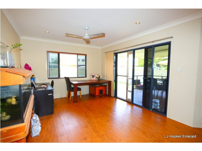 3 Cowan Crescent, Emerald QLD 4720
