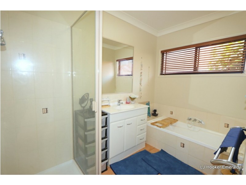 3 Cowan Crescent, Emerald QLD 4720