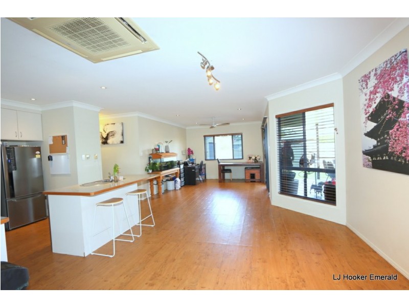 3 Cowan Crescent, Emerald QLD 4720