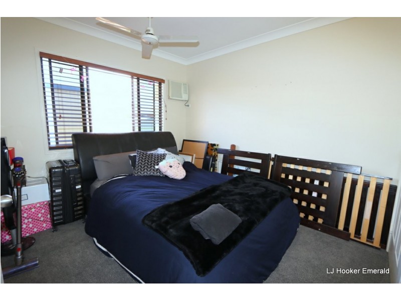 3 Cowan Crescent, Emerald QLD 4720