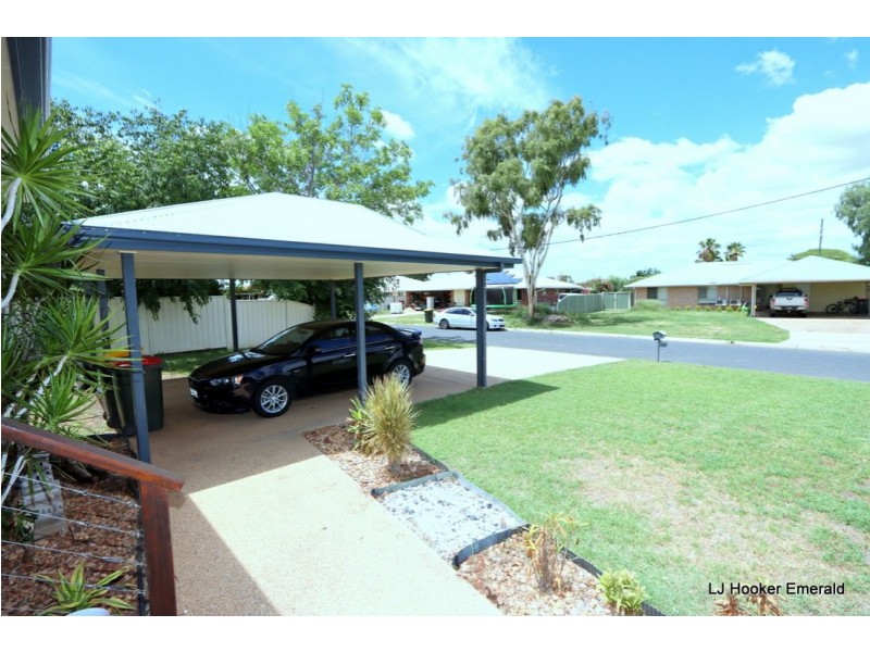 3 Cowan Crescent, Emerald QLD 4720
