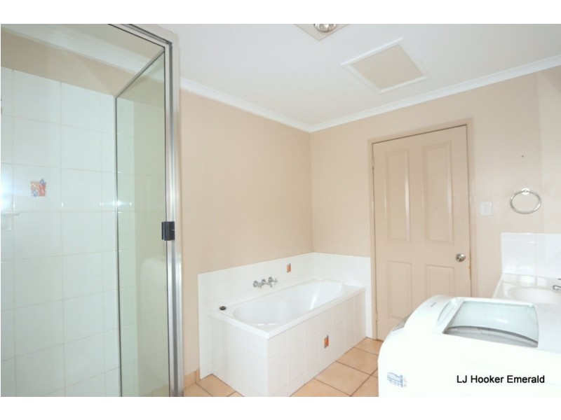 105 Harris Street, Emerald QLD 4720