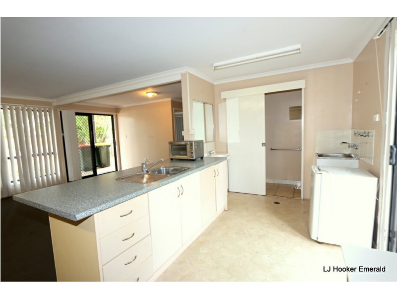 105 Harris Street, Emerald QLD 4720