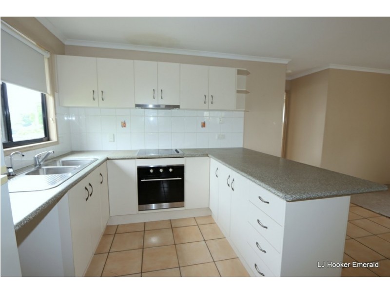 105 Harris Street, Emerald QLD 4720