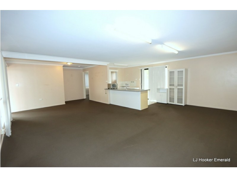 105 Harris Street, Emerald QLD 4720