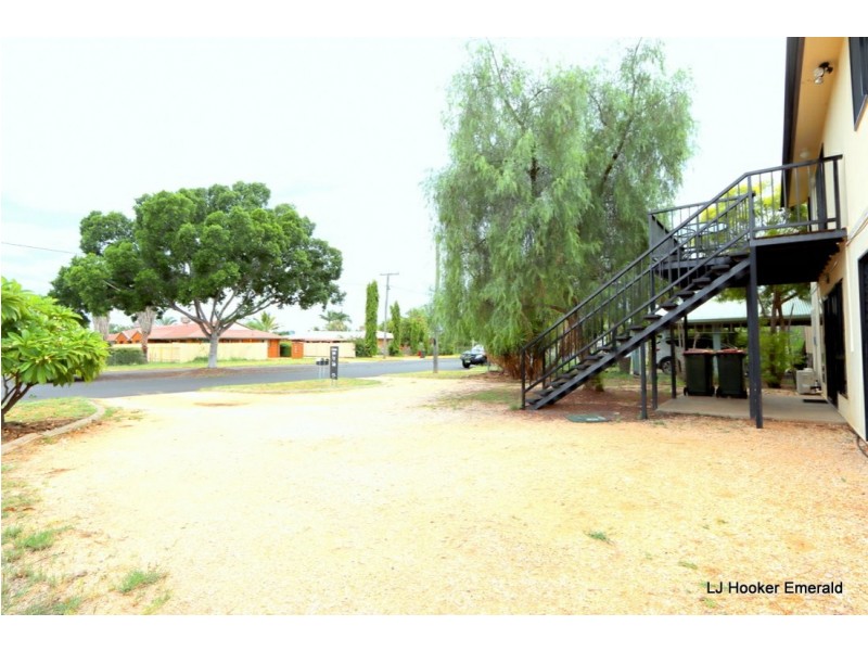 105 Harris Street, Emerald QLD 4720