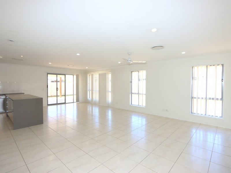 50 Canterbury Road, Emerald QLD 4720