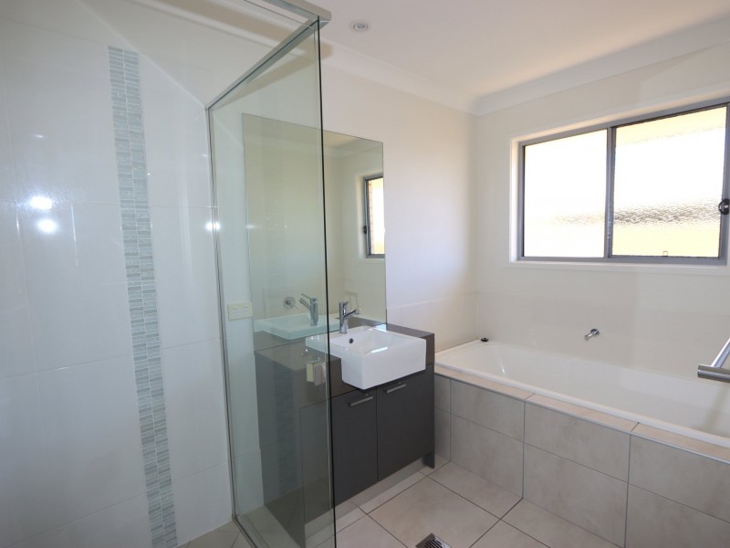 50 Canterbury Road, Emerald QLD 4720