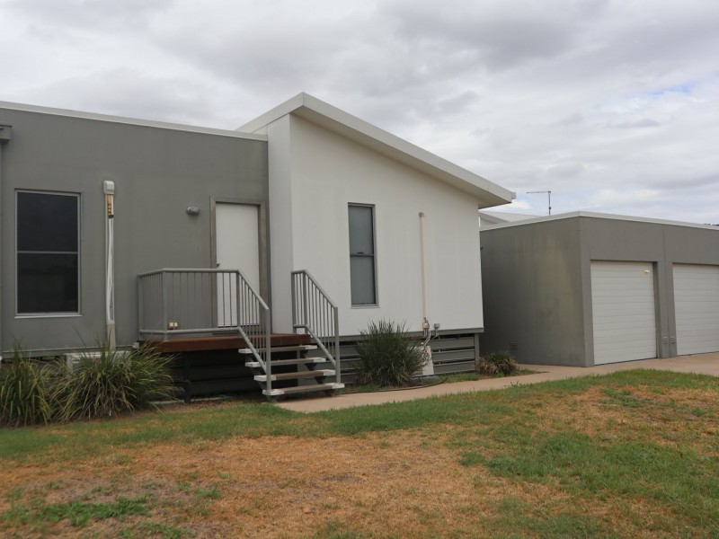 7 Lilly Close, Emerald QLD 4720