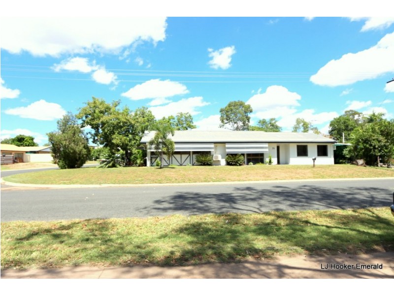 71 Dundas St, Emerald QLD 4720