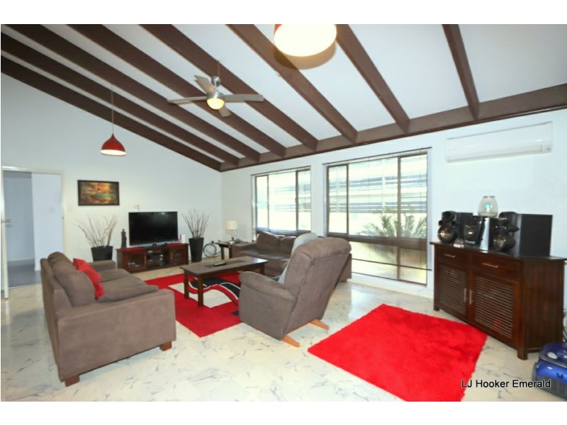 71 Dundas St, Emerald QLD 4720
