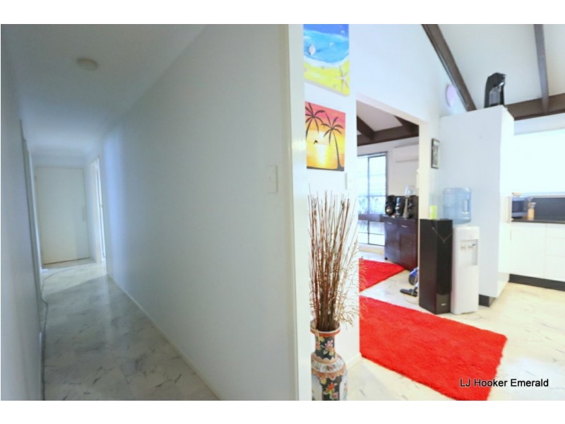 71 Dundas St, Emerald QLD 4720
