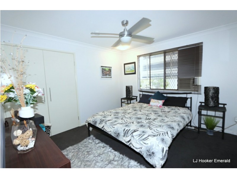 71 Dundas St, Emerald QLD 4720