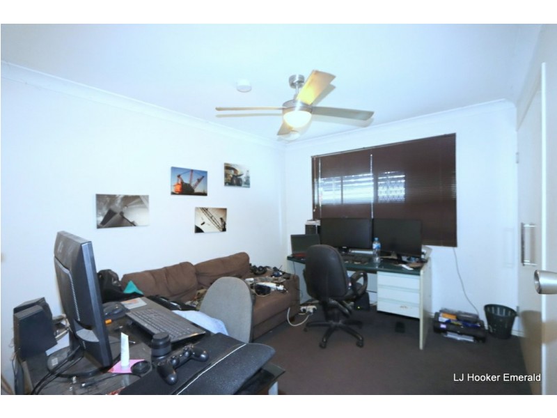 71 Dundas St, Emerald QLD 4720